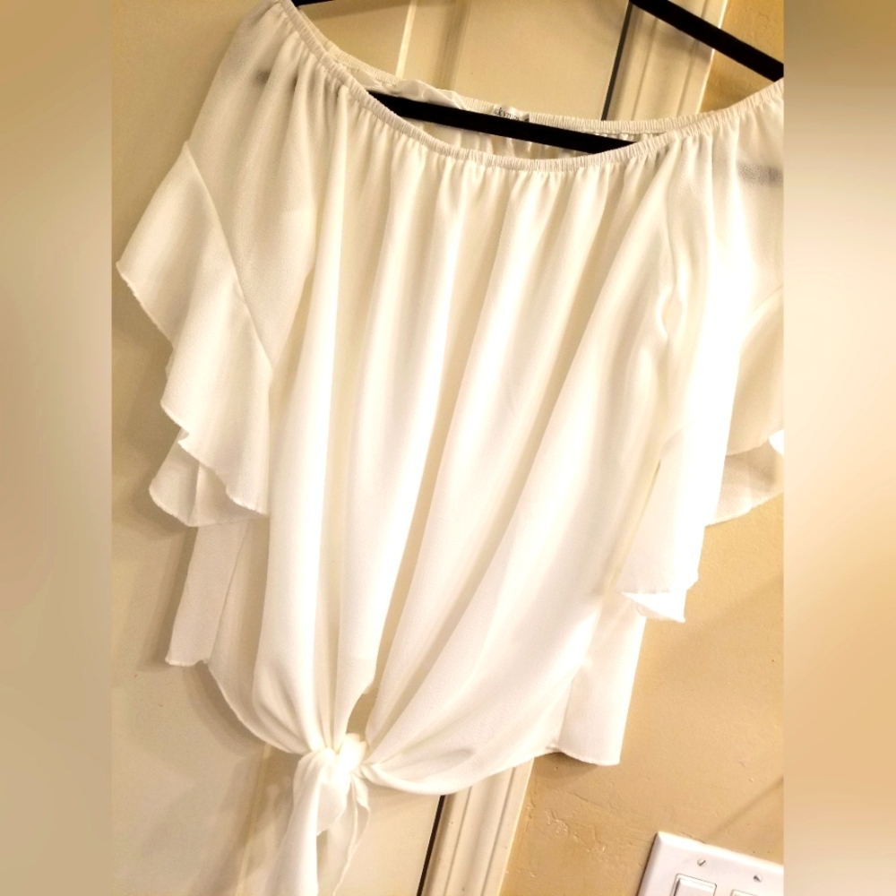 NWT * Luckymore * Off Shoulder Tie Front Top * Med.